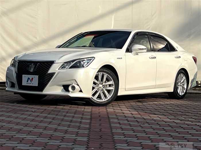 2014 Toyota Crown Hybrid