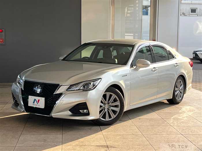 2018 Toyota Crown Hybrid