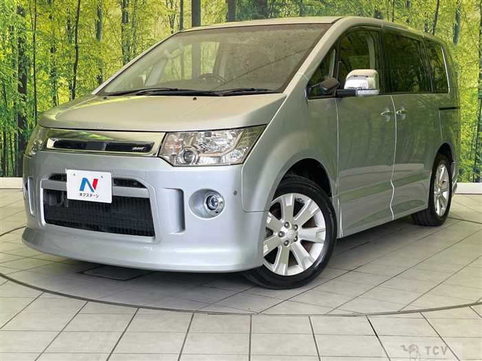 2014 Mitsubishi Delica D5