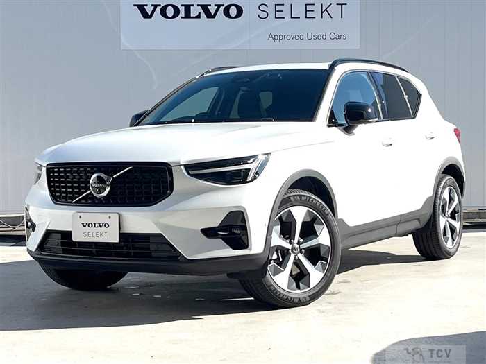 2025 Volvo XC40