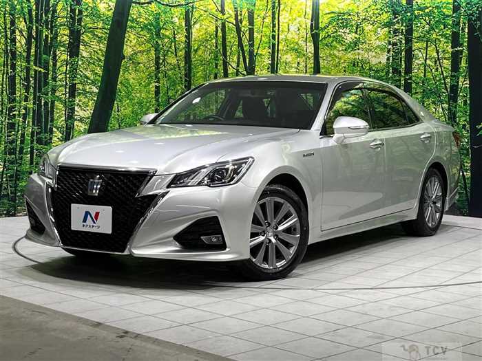 2016 Toyota Crown Hybrid