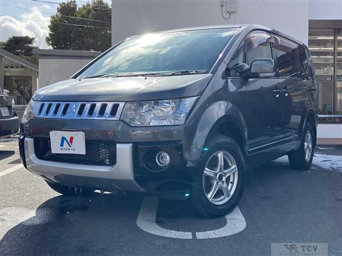 2014 Mitsubishi Delica D5