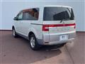 2010 Mitsubishi Delica D5
