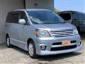 2004 Toyota Noah