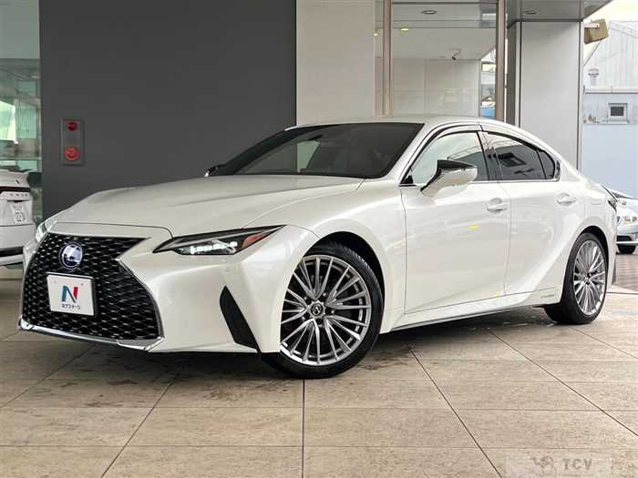 2021 Lexus IS