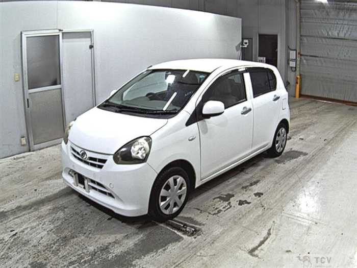 2013 Daihatsu Mira Es