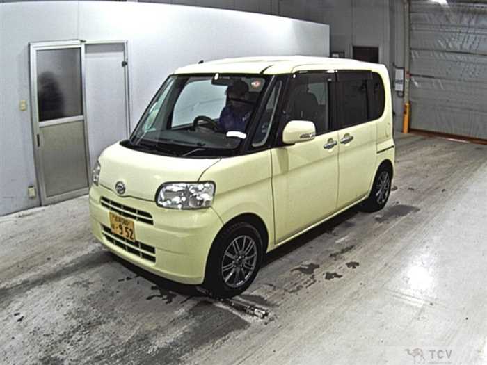 2011 Daihatsu Tanto