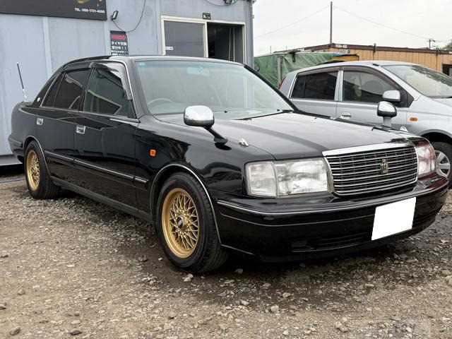 2000 Toyota Crown Sedan