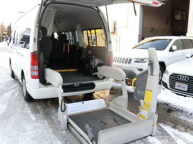 2011 Toyota Hiace Commuter