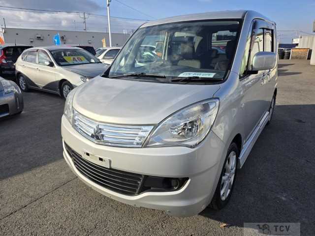 2012 Mitsubishi Delica