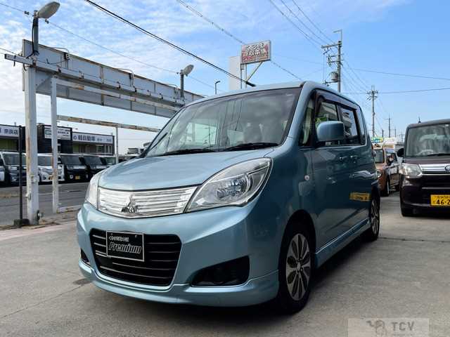 2015 Mitsubishi Delica