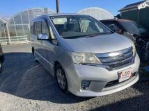 2012 Nissan Serena
