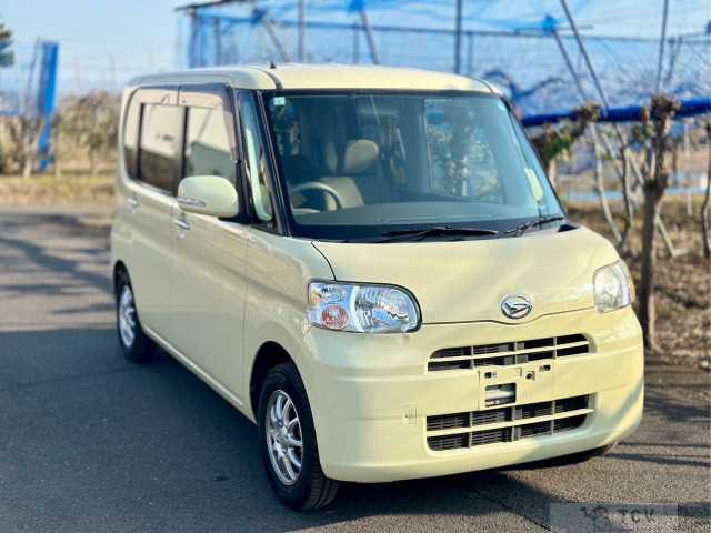 2010 Daihatsu Tanto