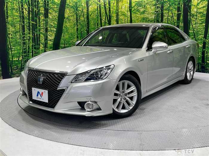 2013 Toyota Crown Hybrid