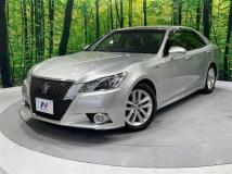 2013 Toyota Crown Hybrid