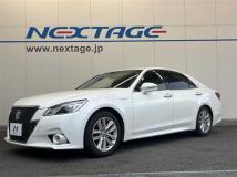 2013 Toyota Crown Hybrid