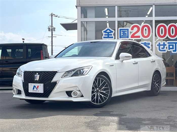 2013 Toyota Crown Hybrid