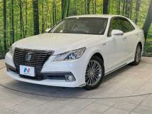 2013 Toyota Crown Hybrid