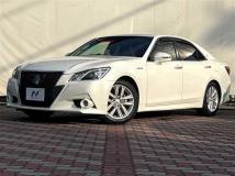 2014 Toyota Crown Hybrid