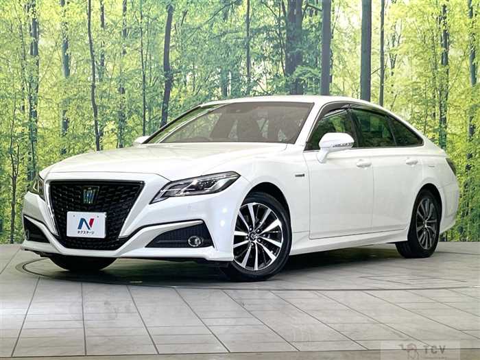 2019 Toyota Crown Hybrid