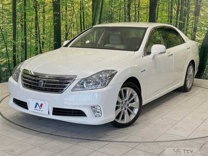 2012 Toyota Crown Hybrid