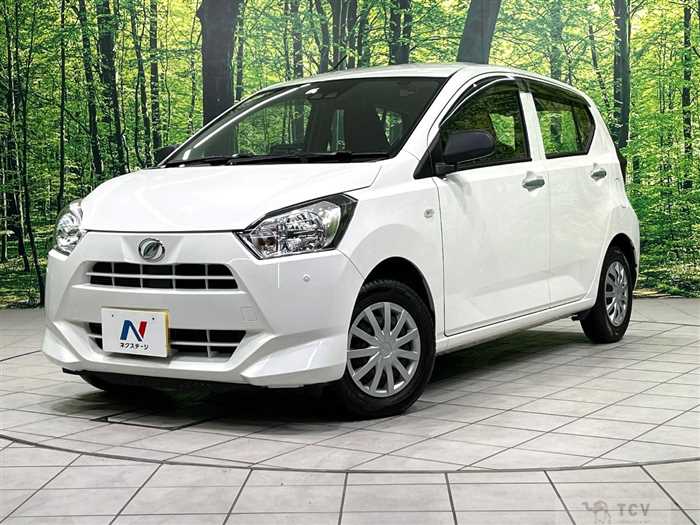 2017 Daihatsu Mira Es