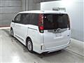 2016 Toyota Noah