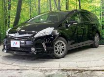 2013 Toyota PRIUS α