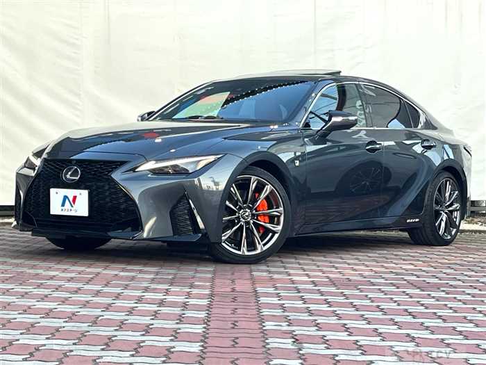 2021 Lexus IS