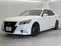 2015 Toyota Crown Hybrid