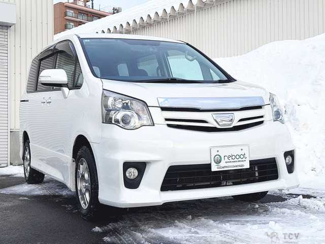 2011 Toyota Noah