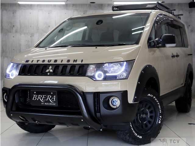 2012 Mitsubishi Delica D5