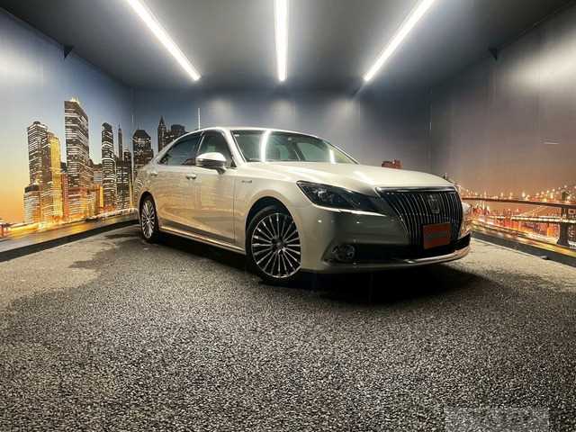 2015 Toyota Crown Majesta