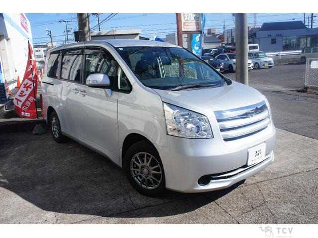 2010 Toyota Noah