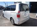 2010 Toyota Noah