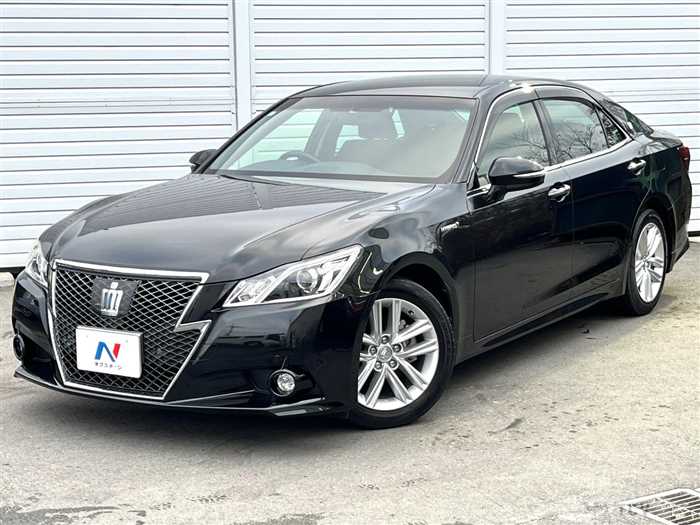 2013 Toyota Crown Hybrid