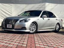 2015 Toyota Crown Hybrid