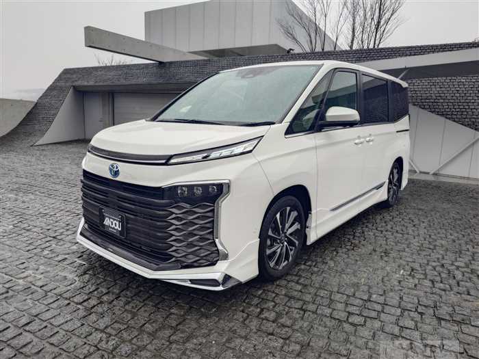 2025 Toyota Voxy