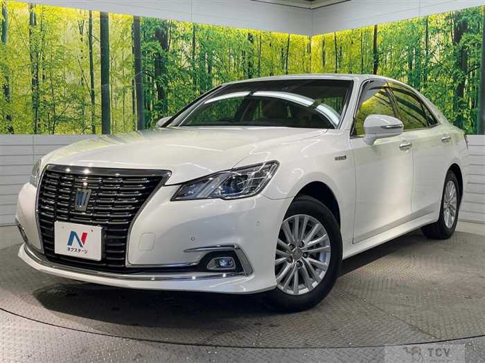 2016 Toyota Crown Hybrid