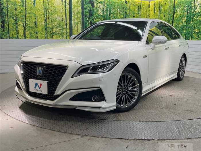 2019 Toyota Crown Hybrid