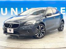 2020 Volvo V40