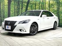 2013 Toyota Crown Hybrid