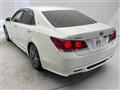 2013 Toyota Crown Hybrid