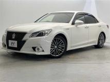 2013 Toyota Crown Hybrid