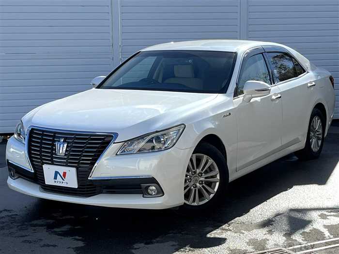 2013 Toyota Crown Hybrid