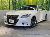 2015 Toyota Crown Hybrid