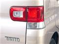 2011 Daihatsu Tanto