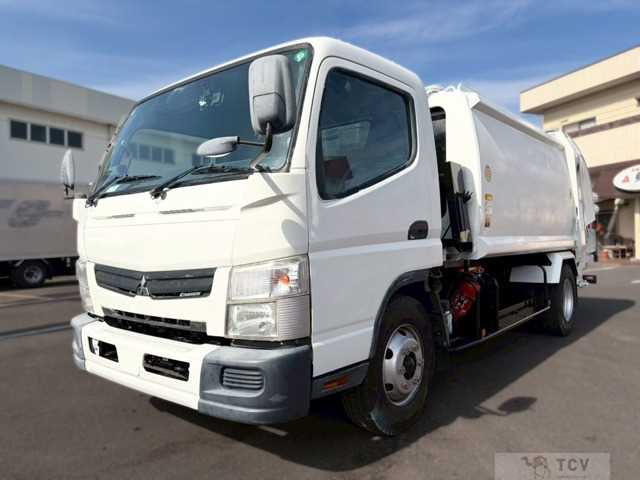 2014 Mitsubishi Canter