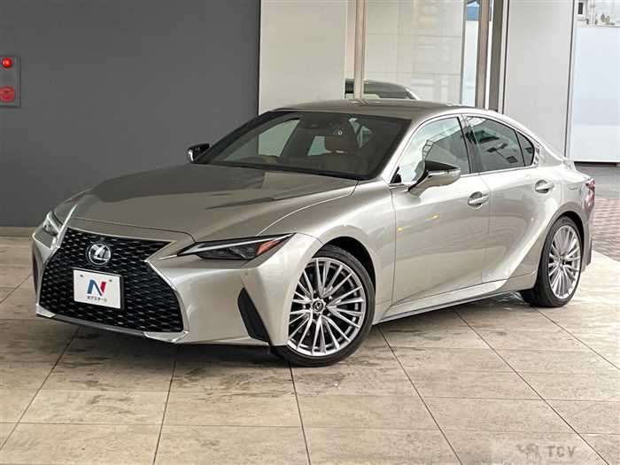 2023 Lexus IS