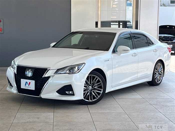 2016 Toyota Crown Hybrid